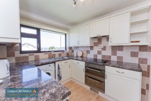 Kitchen- click for photo gallery